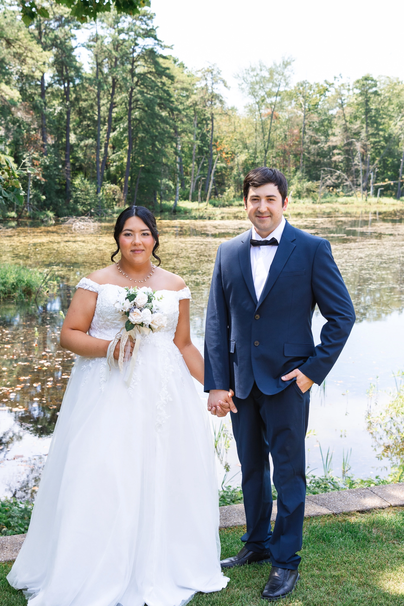 wedding, bride and groom, outdoor, sunny